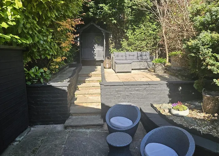 Shakespeare\'S Nest
